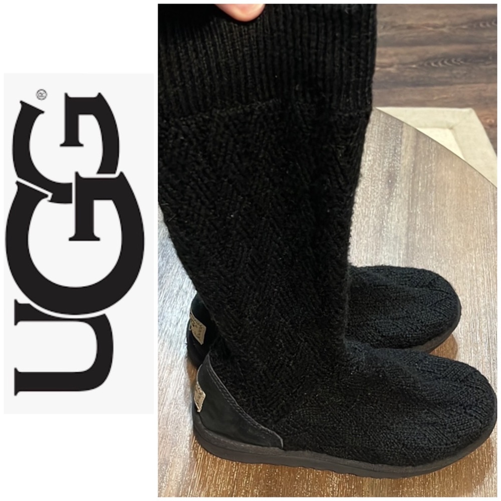 UGG knit knee high black Sz 7 boot. Super comfy very nice not much wear
